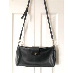 Vintage Authentic Coach Black Turn-Lock Crossbody